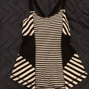 Lululemon tank with built in bra